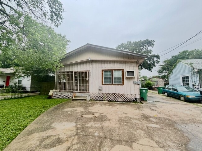 Building Photo - 6124 Goforth St
