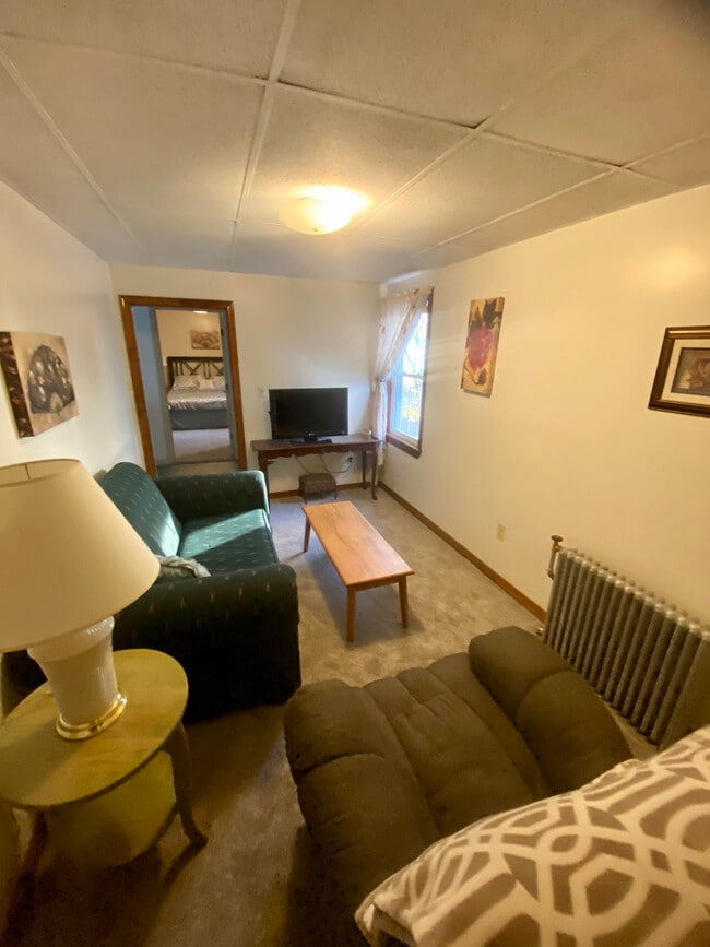 This room now serves as bedroom #2, currently unfurnished - 154 College St Unit #4