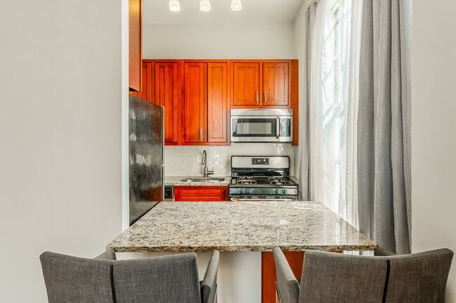 Photo - 333 2nd St NE Unidad 202