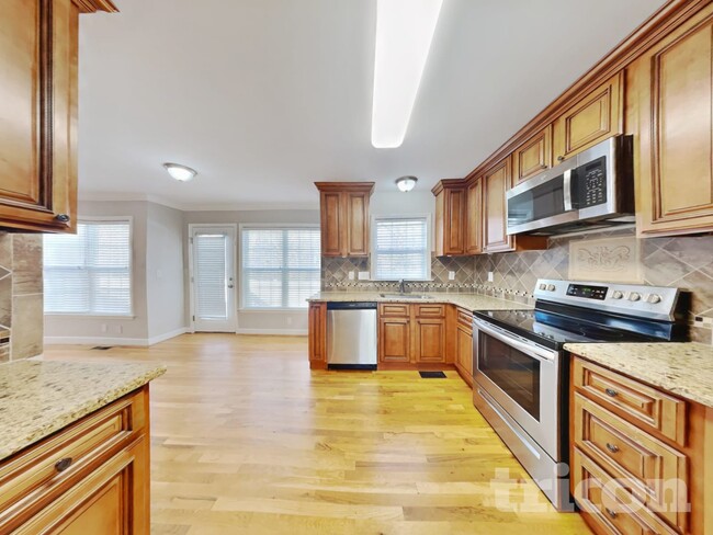 Photo - 114 Brighton Village Ln