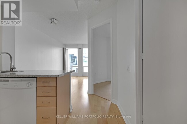 Photo - 85 Bloor St E Unit 1204
