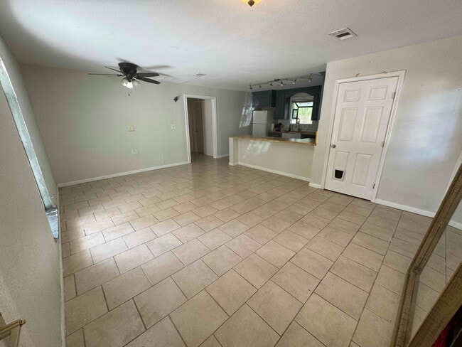 Photo - 905 Avenue K