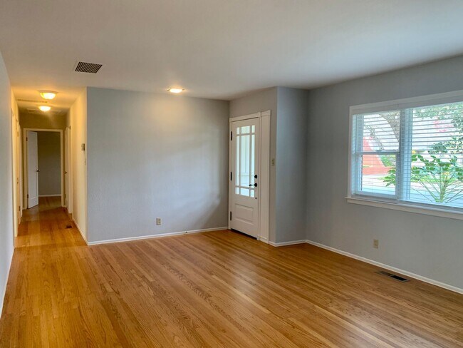 Located in Historic McDonald neighborhood... - Located  in Historic McDonald neighborhood... House