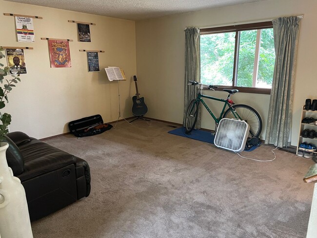 Photo - Recently Updated 4 Bed 2 Bath House in For...