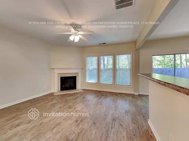 Photo - 447 Grenier Terrace NE