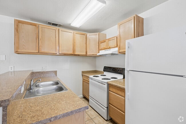2BR, 1BA - 800SF - Kitchen