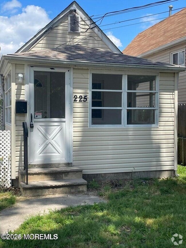 Building Photo - 225-227-227 Seeley Ave Rental