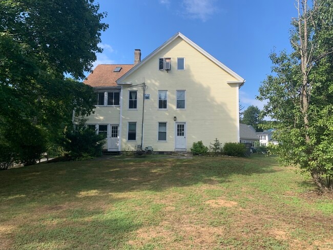Building Photo - 8 Elm St Unit 2R
