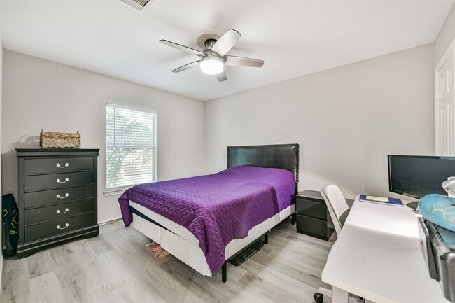 Photo - 1715 Stuart St