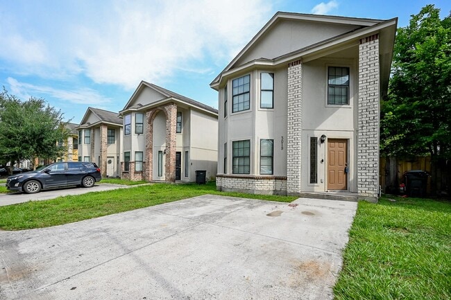 Photo - 3019 La Estancia Ln