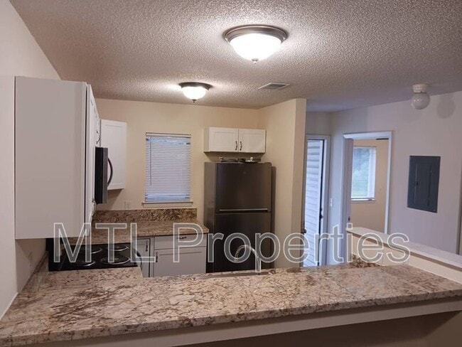 Photo - 1674 Eagles Pl