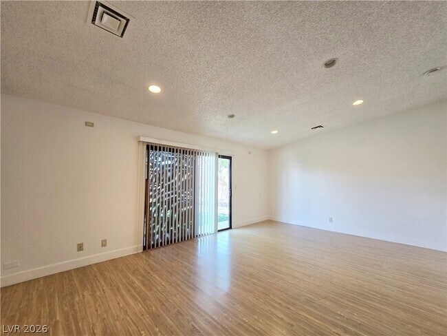 6346 Bullion Blvd
