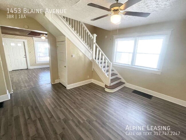 Photo - 1453 Blaine Ave