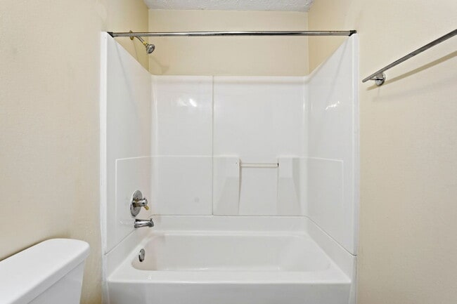 Photo - 16235 Cutten Rd