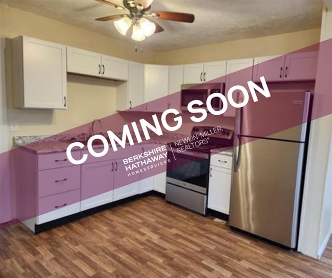 Building Photo - 2 Bedroom Home with Large Kitchen. Pet Friendly!!!
