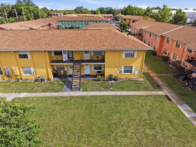 Photo - Modern & Spacious 2-Bedroom Apartment in Serene Oakridge Orlando