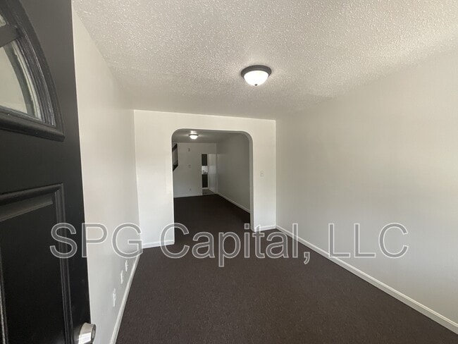 Building Photo - 613 W Mason Ave Rental