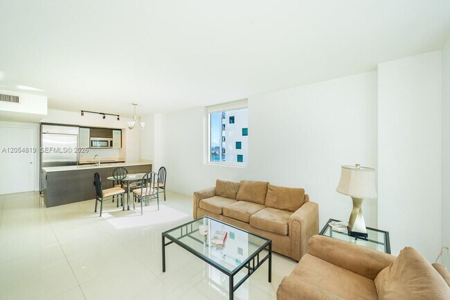 Photo - 55 SE 6th St Unidad 2210