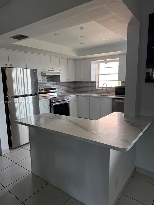 Photo - 200 NE 12th Ave Unit 7E