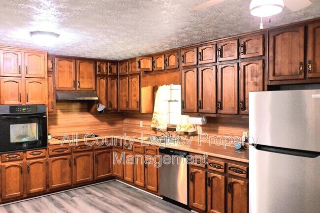 Photo - 1848 Christian Cir SE