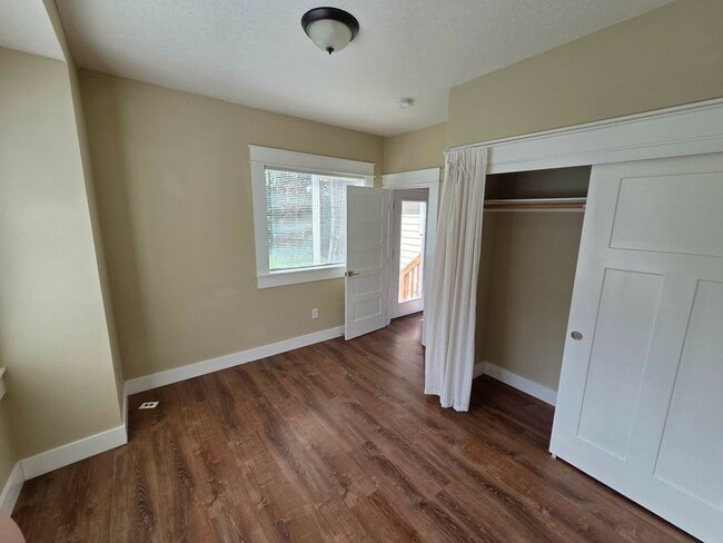 Photo - 5 Bedroom Home Corner Lot in N Portland