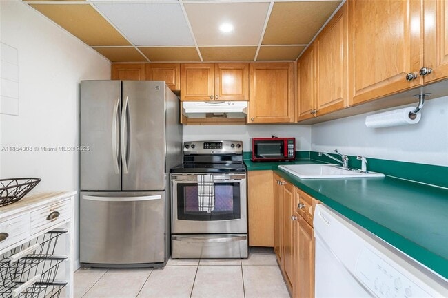 Building Photo - 9310 Fontainebleau Blvd Unit 501 Rental