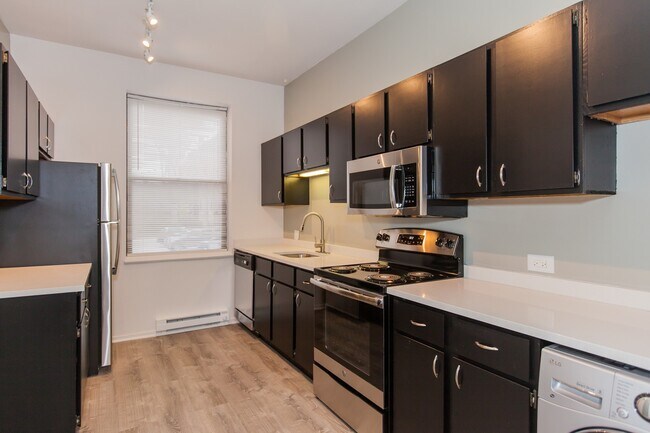 Photo - 727 W Cornelia Ave Unit 729 3