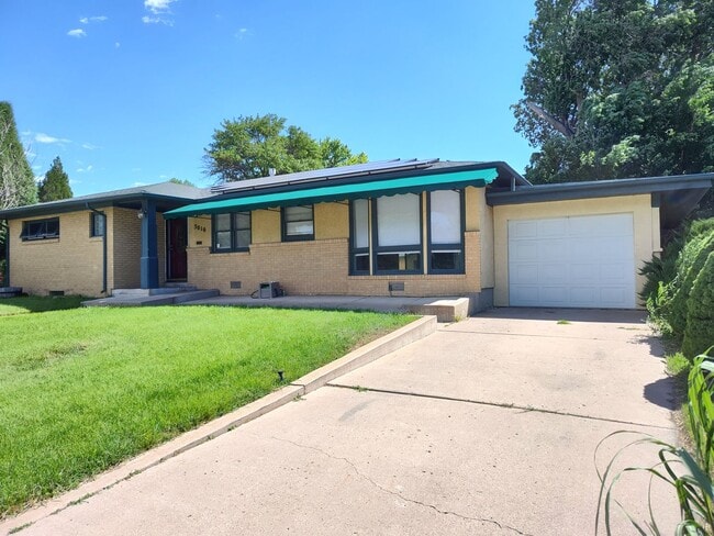 Building Photo - ALL PROSPECTIVE TENANTS MUST SUBMIT A $58 NON-REFUNDABLE APPLICATION FEE PER APPLICANT ONLINE AND...