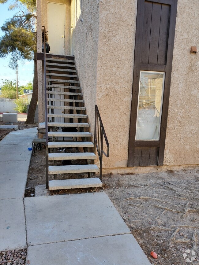 Building Photo - 2217 Dunkee Way Unit # 3 Rental