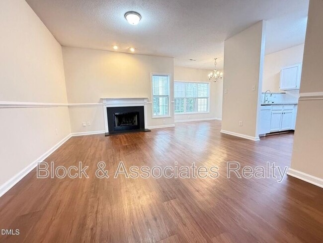 Photo - 106 Pointe Crest Ct