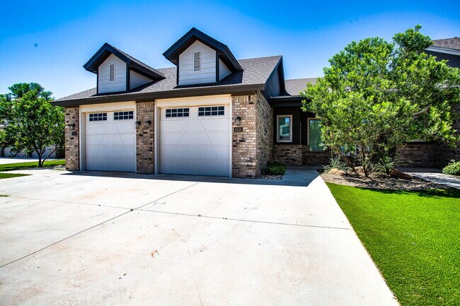 Building Photo - Modern 2-Bedroom Home with Low-Maintenance Turf