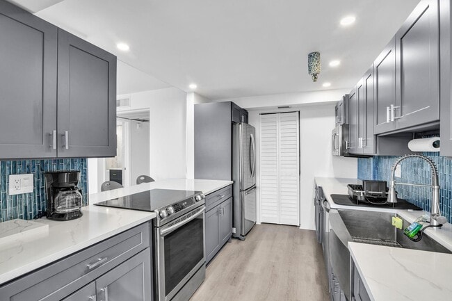 Photo - 859 Jeffery St Unit 5090