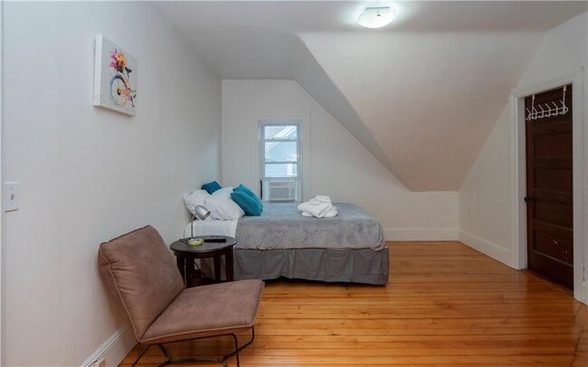 14-14 Belair Ave Unit 3