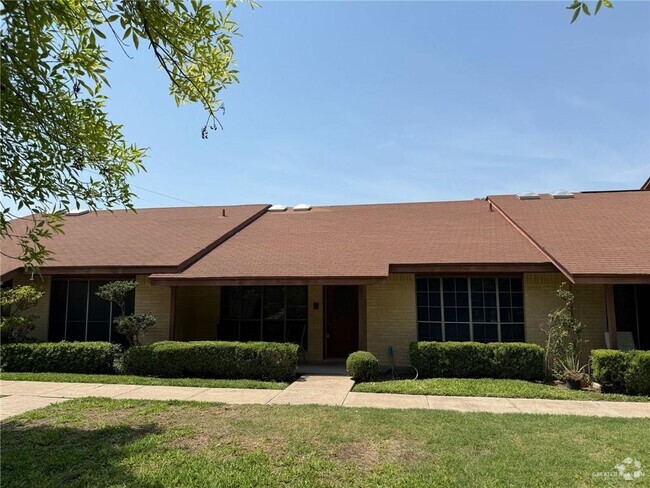 Building Photo - 901 E Dallas Ave Unit 2 Rental