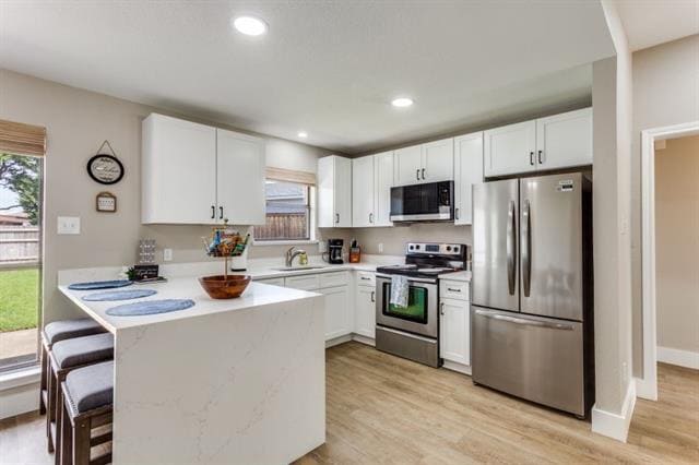 926 Hillside Ln