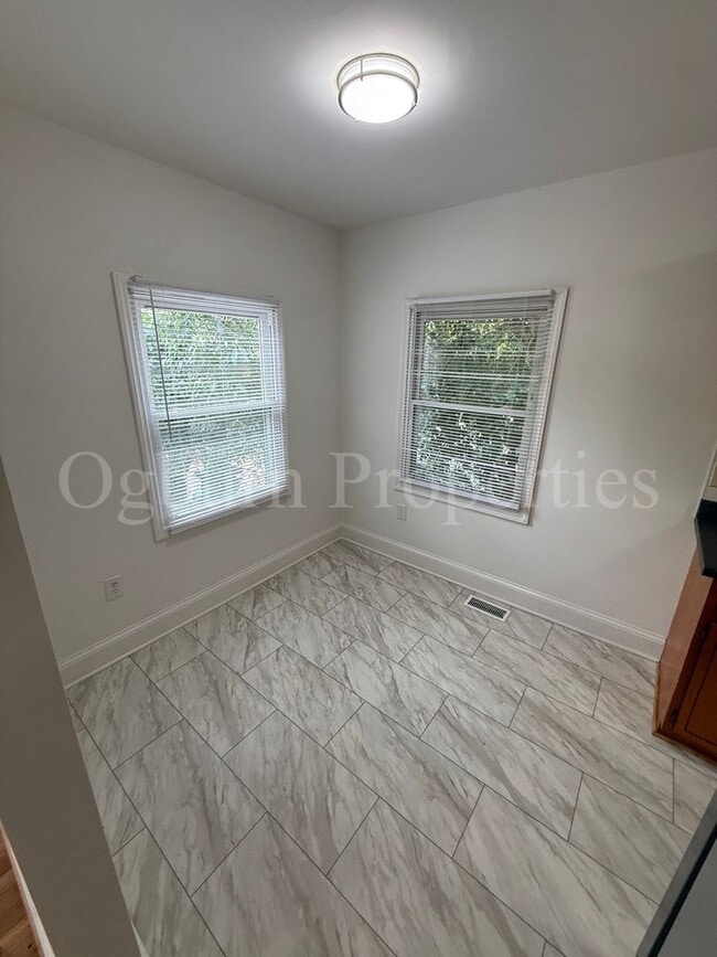2900 S Main St