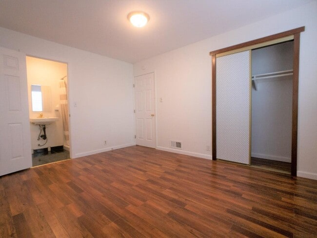 Photo - 1215 Skyline Dr