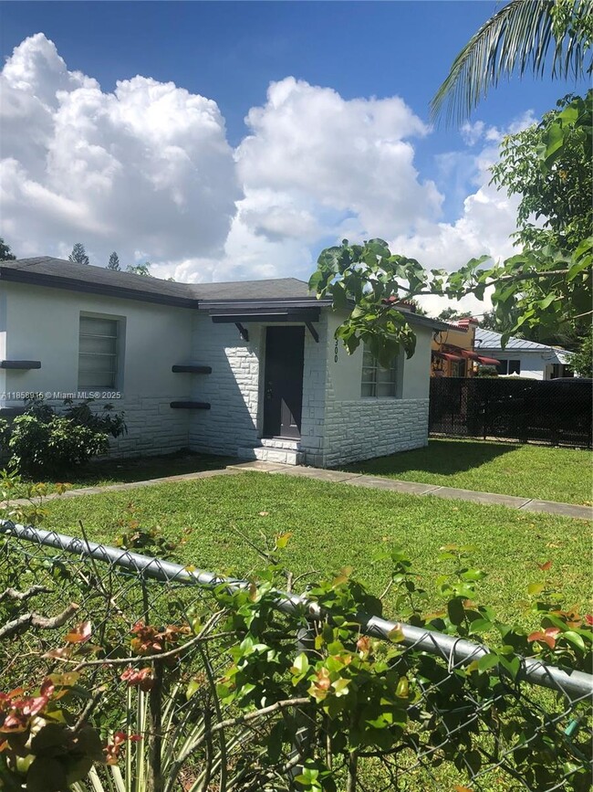 Photo - 300 NW 97th St