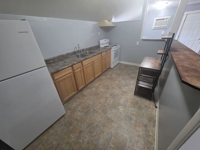 Photo - 419 W Highland St