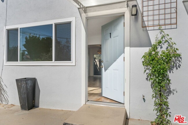 Building Photo - 1937 22nd St Unit 1