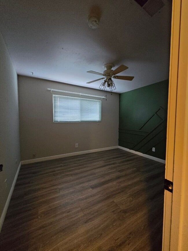 3 BR 2 BA with pool Available now