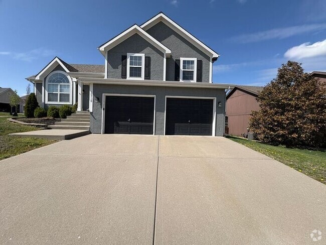 Building Photo - 3-Bedroom Home in a Quiet, Relaxing Neighb...