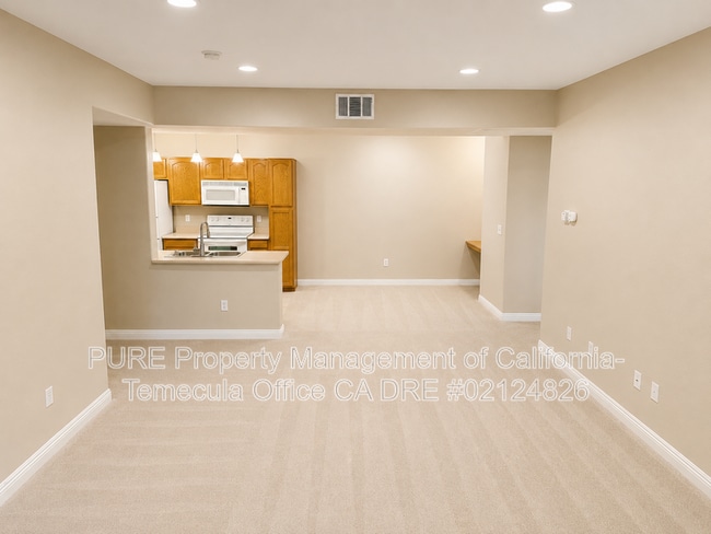 Photo - 41410 Juniper St Unit 323