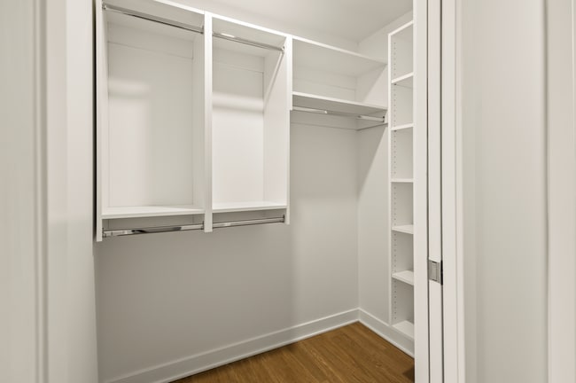 Solaire 7607 Old Georgetown