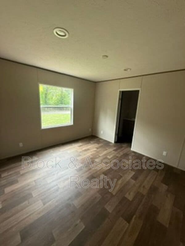 Photo - 3568 Old Cedar Falls Rd