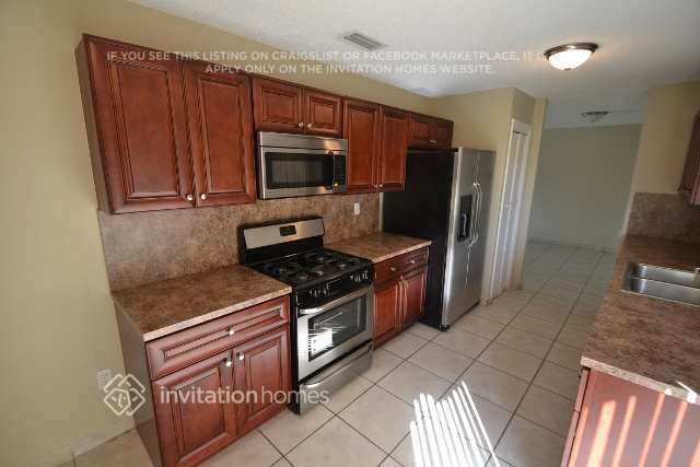 Photo - 13330 SW 43rd St