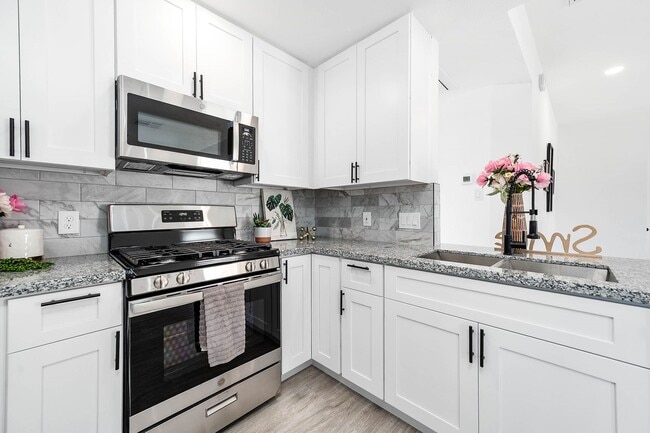 Building Photo - 5130 Riverwood Dr