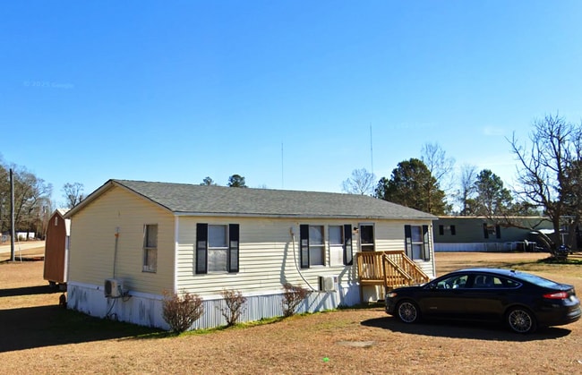 Photo - 1346 Garetster St House
