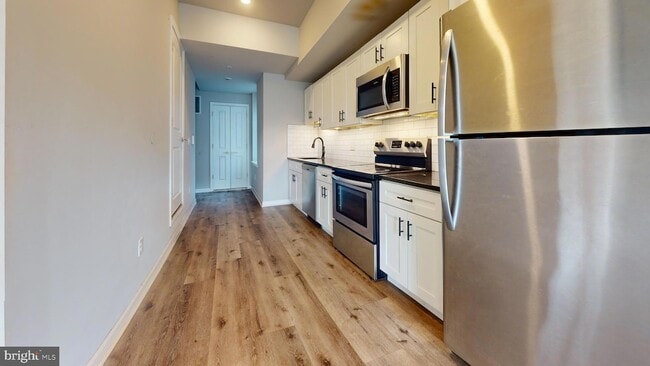Building Photo - 2217 N 33rd St Rental