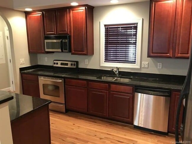 Photo - Now Renting charming 2 bedroom 2.5 bath t...